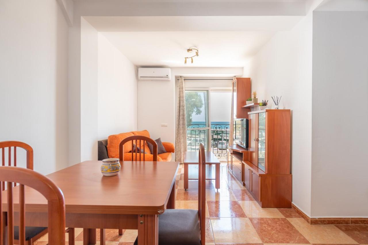 Renthas Pedregalejo Beach Apartments Малага Екстериор снимка