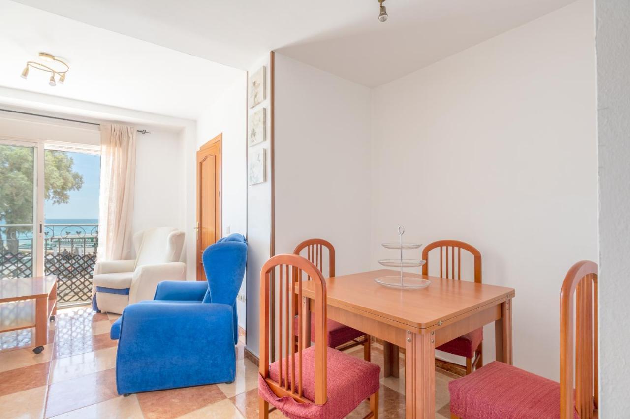 Renthas Pedregalejo Beach Apartments Малага Екстериор снимка