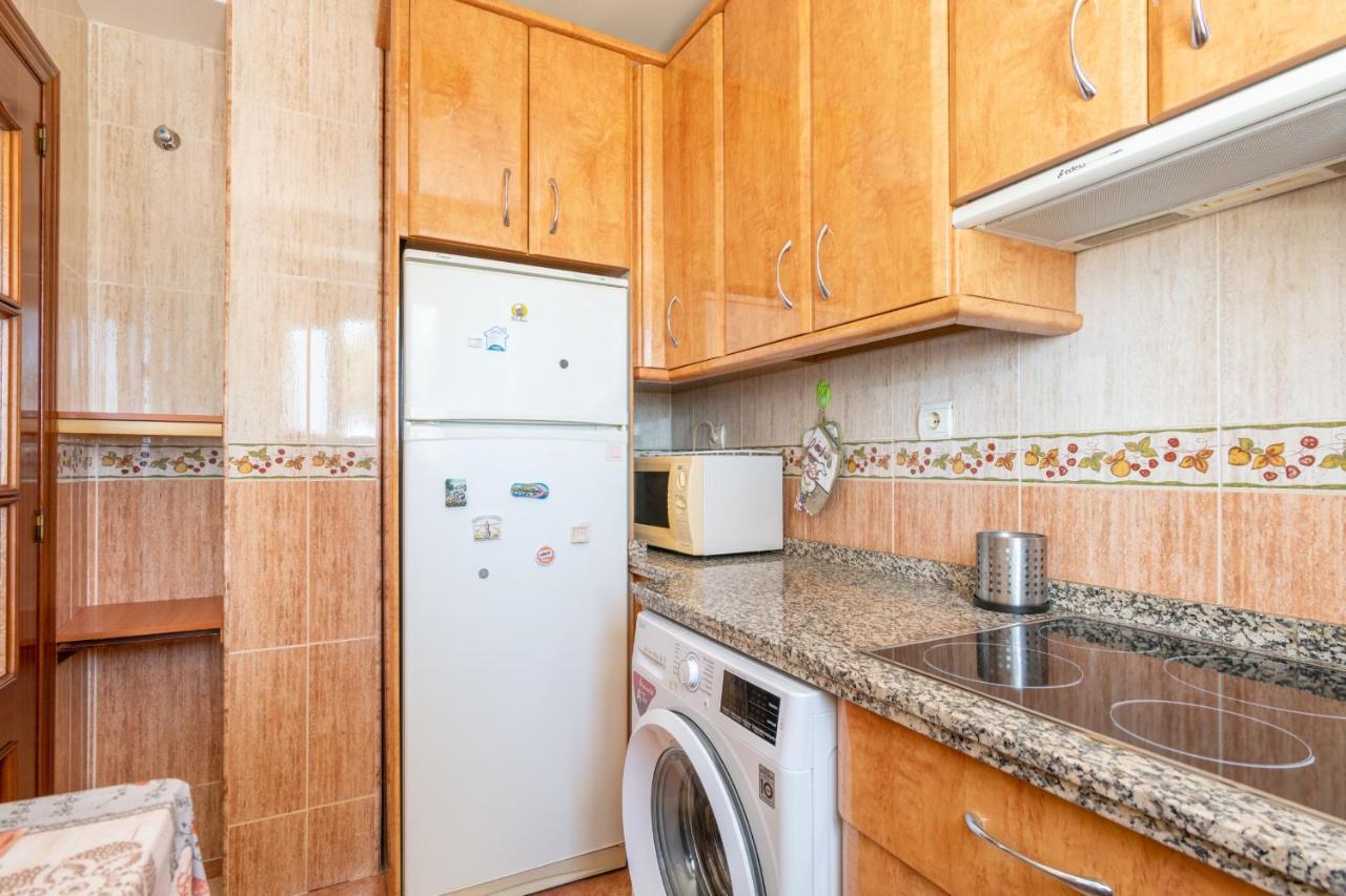 Renthas Pedregalejo Beach Apartments Малага Екстериор снимка